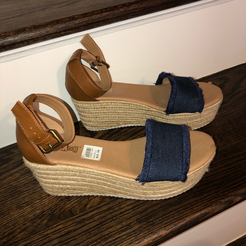 Platform sandals